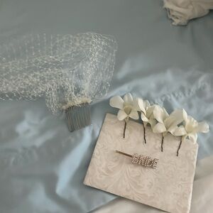 Wedding accessories